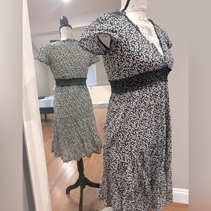 EUC beautiful light breezy & flattering dress